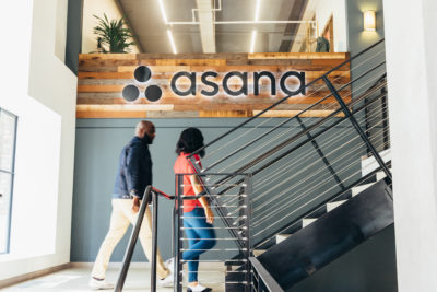 Asana balances their friendly and warm tone with their emphasis on product.